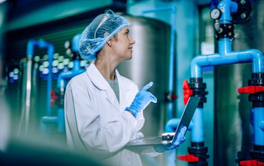 İçme Su Kalite Memuru etkili bir değerlendirme yapar, yüksek standartları, verimliliği, güvenliği korumak için ters osmoz sistemlerini izler ve uzman testleri yoluyla kirliliği kontrol eder.