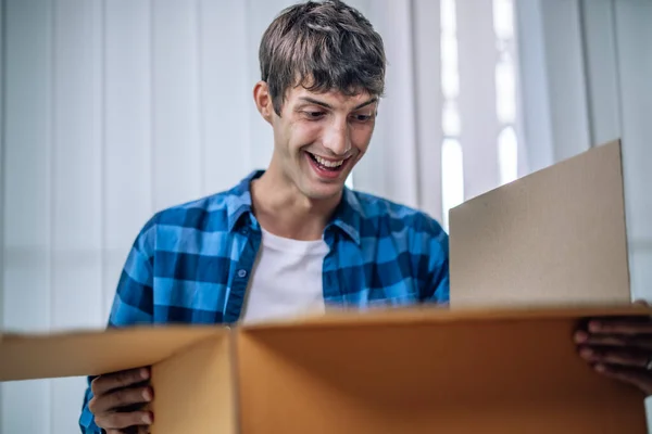 Customers Mixed Emotions Doubt Surprise Curiosity Shopping Online Some Items — Stock Photo, Image