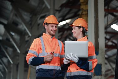 Çevreye duyarlı firmadan gelen lokomotif mühendisleri platformda ticaret yapmak için karbon kredi sertifikası kaydettiler. Sorumlu demiryolu uygulamaları yoluyla çevre korumasının artırılması ve emisyonların azaltılması