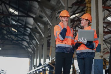 Çevreye duyarlı firmadan gelen lokomotif mühendisleri platformda ticaret yapmak için karbon kredi sertifikası kaydettiler. Sorumlu demiryolu uygulamaları yoluyla çevre korumasının artırılması ve emisyonların azaltılması