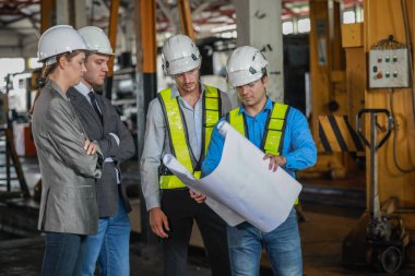 Düzenleyiciler, tren, demiryolu, ulaşım firmaları için CO2 emisyonları ve ayak izi faaliyetlerini ölçer, hesaplar, denetler. Olay yerinde toplanan veriler doğrulanıyor. Ticaret için karbon kredi girişimleri öneriyor