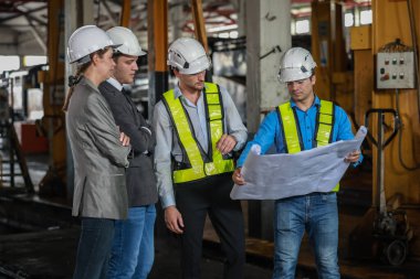 Düzenleyiciler, tren, demiryolu, ulaşım firmaları için CO2 emisyonları ve ayak izi faaliyetlerini ölçer, hesaplar, denetler. Olay yerinde toplanan veriler doğrulanıyor. Ticaret için karbon kredi girişimleri öneriyor