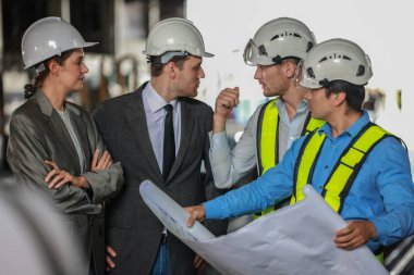 Düzenleyiciler, tren, demiryolu, ulaşım firmaları için CO2 emisyonları ve ayak izi faaliyetlerini ölçer, hesaplar, denetler. Olay yerinde toplanan veriler doğrulanıyor. Ticaret için karbon kredi girişimleri öneriyor