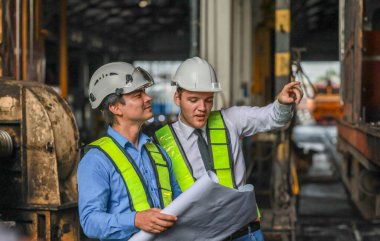 Düzenleyiciler, tren, demiryolu, ulaşım firmaları için CO2 emisyonları ve ayak izi faaliyetlerini ölçer, hesaplar, denetler. Olay yerinde toplanan veriler doğrulanıyor. Ticaret için karbon kredi girişimleri öneriyor