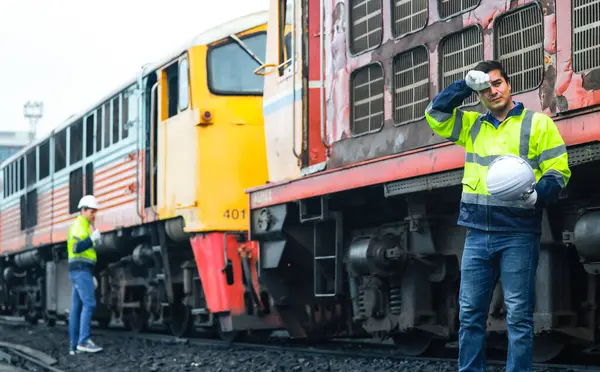 Locomotief Onderhoud Ingenieur Brandt Uit Van Zware Inspanning Druk Deze — Stockfoto