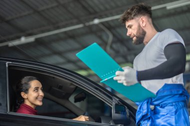 Araba servisi teknisyeni, karmaşık mekanik problemler hakkında tüketicileri bilgilendirir, inceler, değerlendirir. Eylem planları, çalışma programları oluşturuluyor. Gerekliliklere bağlı olarak kişiselleştirilmiş çözümler ve alıntılar sunuluyor
