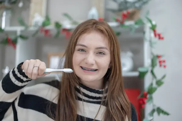 Mixed Race Teenage Girl Dental Braces Smiles While Holding Toothbrush — Stock Photo, Image