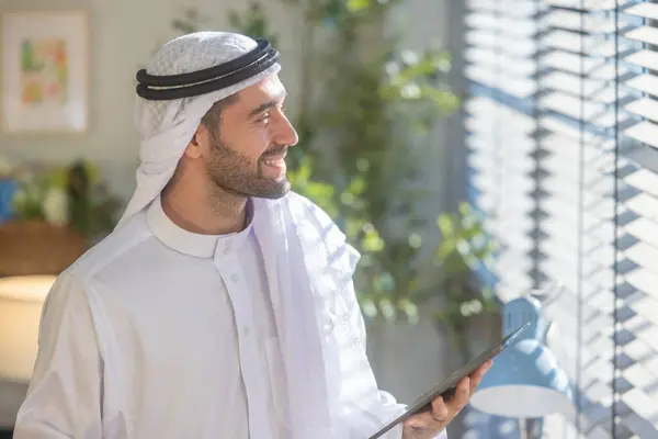 Sheikh Ceo Vestido Arb Supervisionando Negócios Reuniões Distantes Comunicação Videochamada — Fotografia de Stock