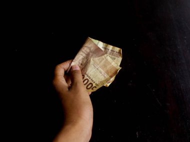 Endonezya parası, beş bin rupia izole edilmiş.