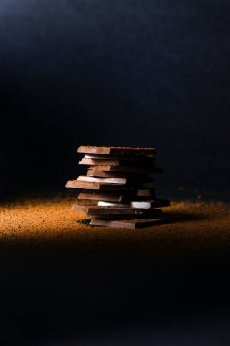 Çikolata ve fındık. 