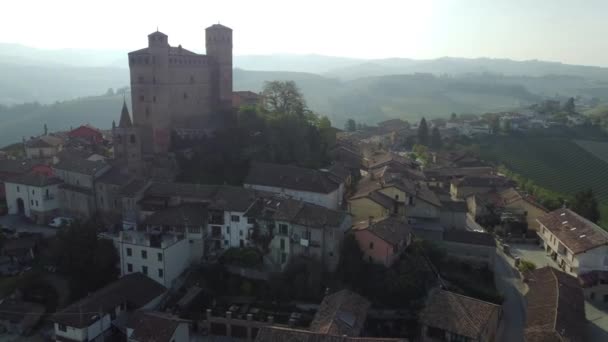 Βίντεο Του Κάστρου Της Serralunga Alba Στην Καρδιά Της Piedmontese — Αρχείο Βίντεο
