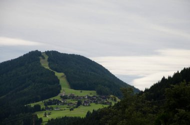 Dolomit manzara Trentino yaz yeşil