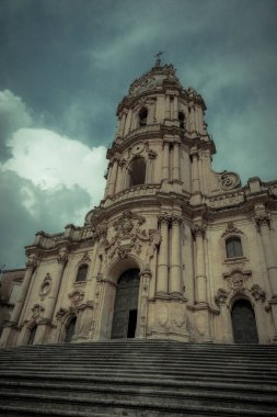San Giorgio Katedrali, Ragusa Belediyesi 'nin Modica şehrinin ana kilisesidir ve UNESCO Dünya Mirasları Listesi' ne dahil edilmiştir..