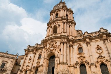 San Giorgio Katedrali, Ragusa Belediyesi 'nin Modica şehrinin ana kilisesidir ve UNESCO Dünya Mirasları Listesi' ne dahil edilmiştir..