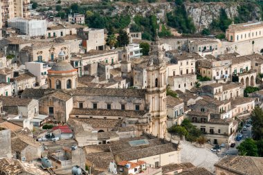 Modica, İtalya 'nın Sicilya eyaletinde yer alan bir şehirdir. Şehrin başyapıtları için 2002 yılında, Val di Noto 'nun bazı merkezleri ile birlikte UNESCO Dünya Mirasları listesine dahil edildi..