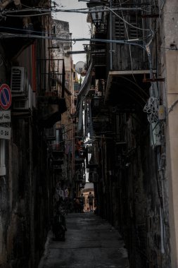 Palermo sokaklarının, tarihi merkezin Sicilya şehrinin ünlü caddelerinin ve yollarının tahrip edilmesi