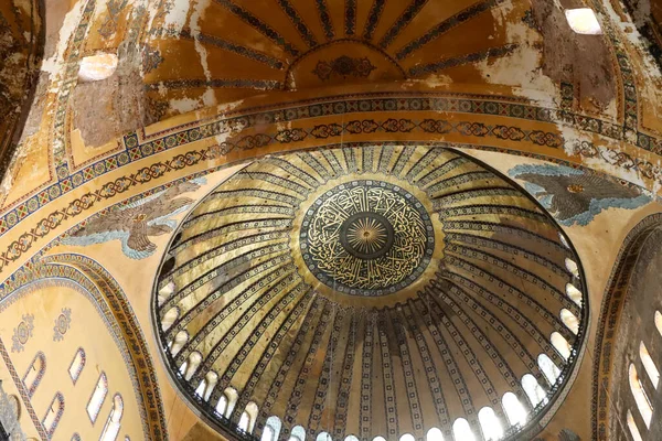 closeup of the Hagia Sophia roof with the renovated parts next to the original