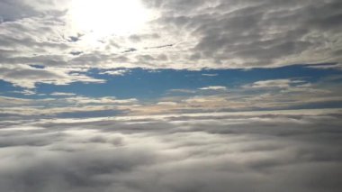 Gün doğumunun ve günbatımının fotoğrafsal materyalleri