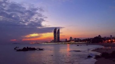 Gün doğumunun ve günbatımının fotoğrafsal materyalleri