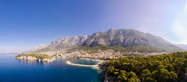 Hırvat Makarska kentindeki deniz manzarası