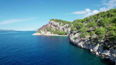 Nugal Plajı. Hırvatistan, Makarska Riviera, çıplaklar plajı havacılık manzarası
