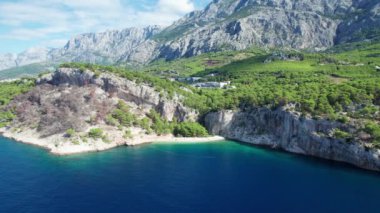 Hırvatistan 'ın Nugal plajının yaz aylarındaki hava manzarası