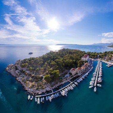 Hırvatistan 'da Makarska' nın yazın hava manzarası