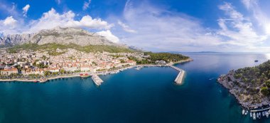 Makarska. Turizm kenti Makarska liman manzarası, Hırvatistan Dalmaçya takımadası