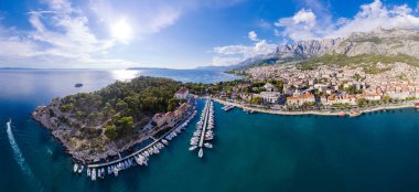 Hırvatistan 'da Makarska' nın yazın hava manzarası