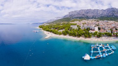 Makarska. Turizm kenti Makarska liman manzarası, Hırvatistan Dalmaçya takımadası