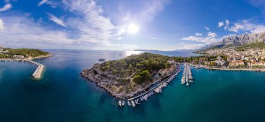 Makarska. Turizm kenti Makarska liman manzarası, Hırvatistan Dalmaçya takımadası