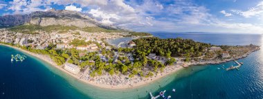 Hırvatistan 'ın Adriyatik Denizi üzerindeki güzel manzarası. Güneşli Gün.