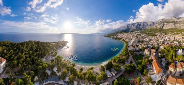 Hırvatistan 'ın Makarska kentinin hava manzarası