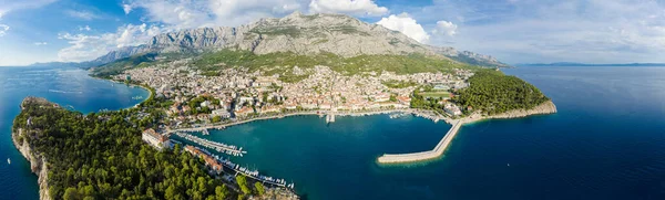 Hırvatistan 'da Makarska' nın yazın hava manzarası