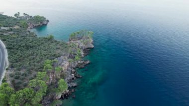 Dalmaçyalı Makarska, Tucepi, Hırvatistan yakınlarında. Vahşi yaşamla dolu berrak bir denizi olan güzel, huzurlu bir ada. Aktif bir yaz dalışı yeri. Güzel sahilde hava manzarası.
