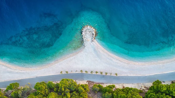 Hırvatistan - Makarski yakınlarındaki Tucepi kıyısı 