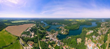Yazın Tuna Nehri 'nin havadan görünüşü, panoramik manzara - Lubniewice Polonya Lubuskie Eyaleti