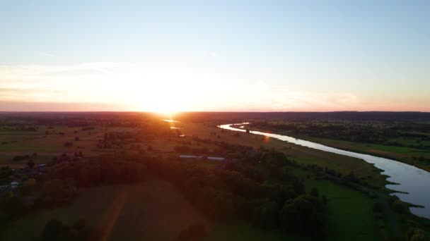 Річковий Потік Літньому Зеленому Ландшафті Річка Варта Польщі — стокове відео