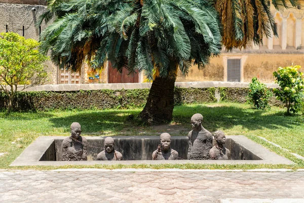 Rzeźba Niewolników Poświęcony Ofiarom Niewolnictwa Stone Town Zanzibar — Zdjęcie stockowe