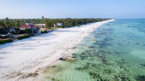 Beautiful Beach Island Zanzibar Surrounded Palm Trees Surrounded Nature Sun — Photo