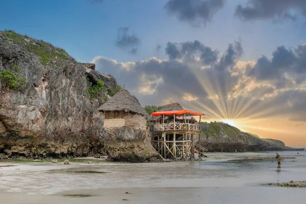 Słoneczne Wakacje Mtende Beach Zanzibar Otoczony Kamieniami Spokojny Wypoczynek — Zdjęcie stockowe