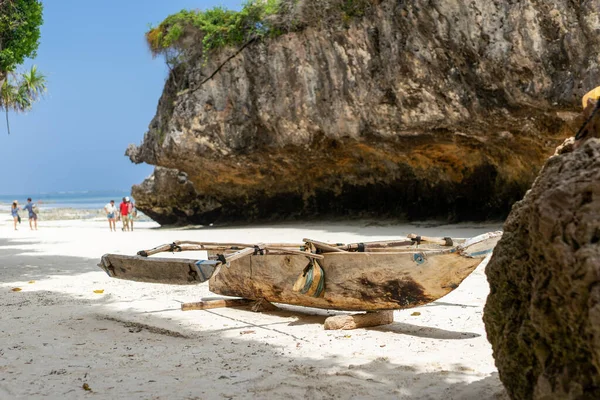 Sunny Vacation Mtende Beach Zanzibar Surrounded Rocks Peaceful Retreat — Foto Stock