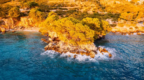 Piérdete Pintoresca Escena Playa Croacia Con Sus Impresionantes Aguas Turquesas — Foto de Stock