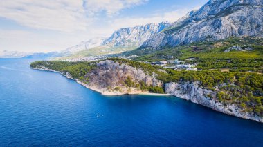 Hırvatistan 'ın Makarska yakınlarındaki plajlarının bu çarpıcı hava fotoğrafları, bu bölgenin neden ülkenin en pitoresk sahili kabul edildiğini gözler önüne seriyor..