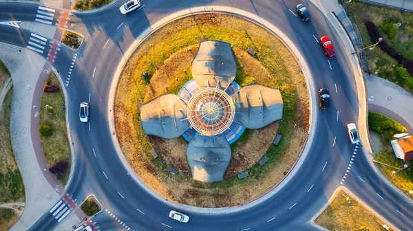 Lubuskie Voivodeship 'in Gorzw Wlkp şehri bu insansız hava aracı panorama fotoğrafında canlanıyor. Mimarisini ve benzersiz özelliklerini yukarıdan gösteriyor.