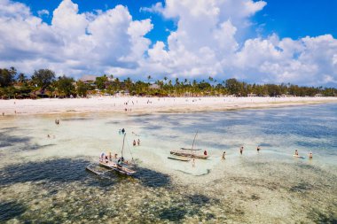 Tanzanya, Zanzibar 'daki Kiwengwa Köyü, yukarıdan görüldüğü gibi..