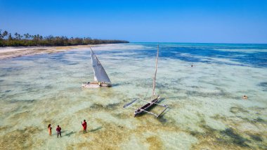 Kiwengwa Sahili 'nin, Zanzibar' ın, Tanzanya 'nın nefes kesici panoramik manzarasında kaybolun.