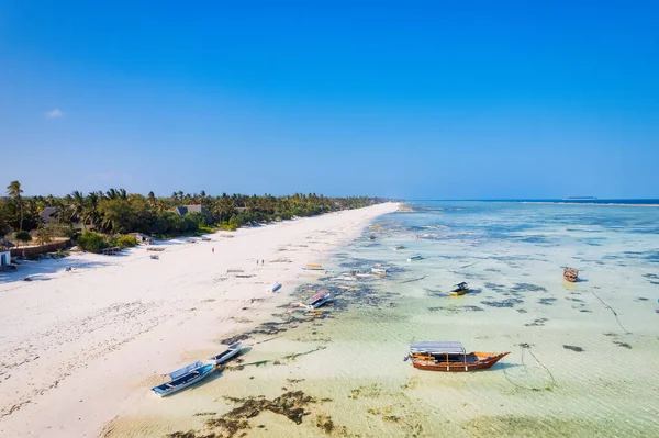 Tyrkysová Oceánská Voda Luxusní Letovisko Pláži Kiwengwa Zanzibaru Tanzanii Jsou — Stock fotografie