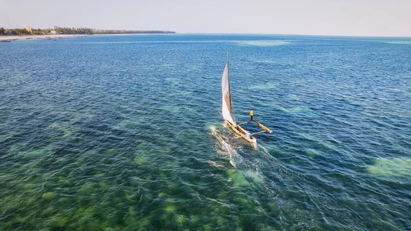 Uma Vista Cima Para Baixo Costa Tropical Zanzibar Revela Barcos — Fotografia de Stock