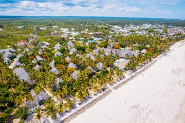 Nefes kesici güzelliğiyle Zanzibar Plajı, günlük hayatın karmaşasından kaçmak ve kendilerini tropik bir cennete daldırmak isteyenler için mükemmel bir yer..